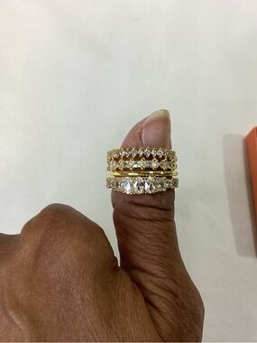 LOLIAS Gold Crystal Stackable Ring Set - Sparkling Women's Rings SIZE 8 LIKE-NEW